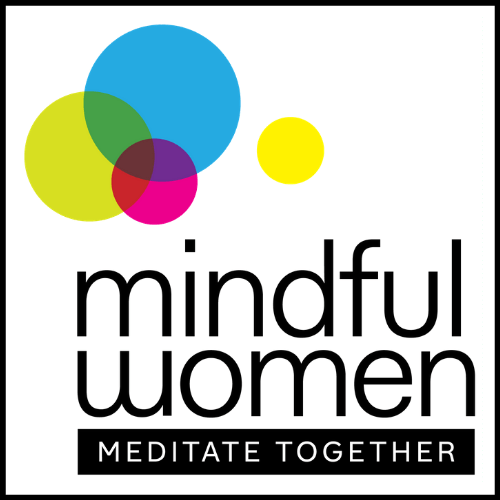 正念女性一起冥想