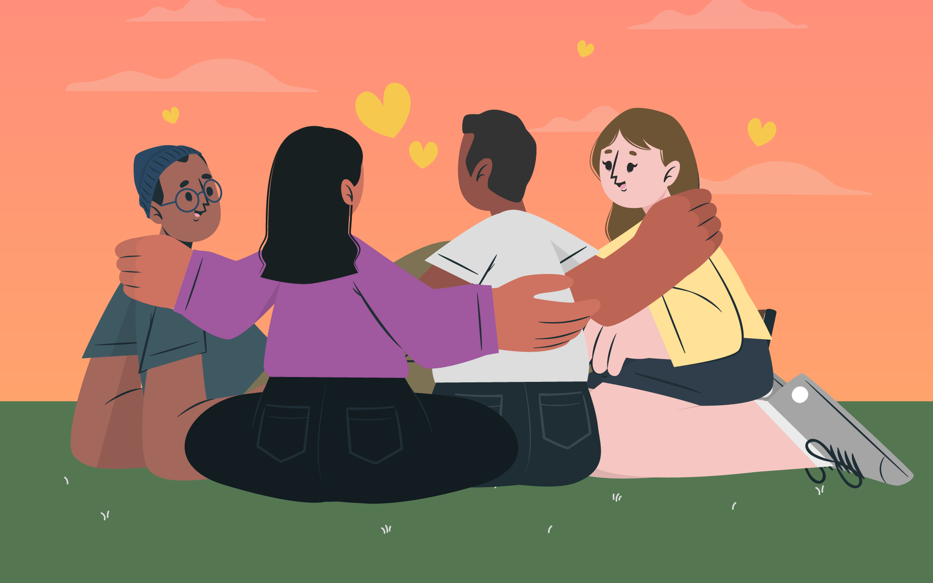 四个人在草地上放松，手臂环绕彼此，观看粉红色的日落。