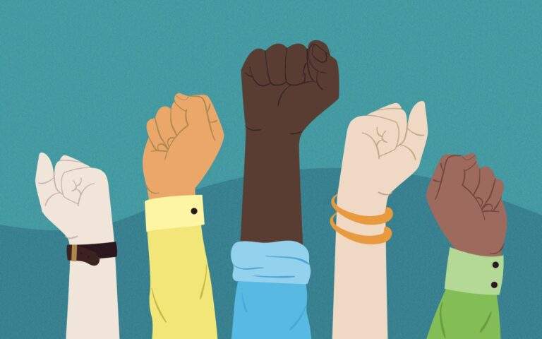 揭示你的种族偏见：正念练习促进成长和疗愈—插图显示五只不同肤色的手握拳向上