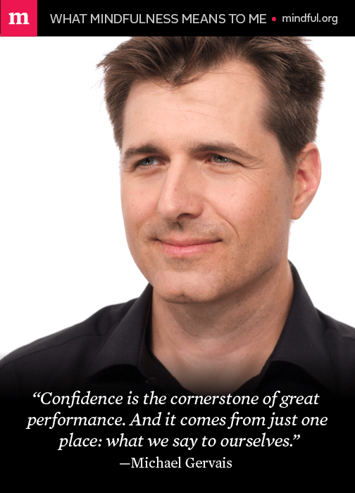 迈克尔·格瓦斯，一位与NFL的西雅图海鹰队合作的高性能心理学家